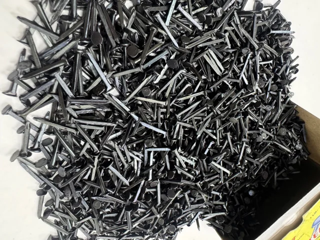 میخ کفاشی سایز 1/2 بسته نیم کیلویی 500 گرم