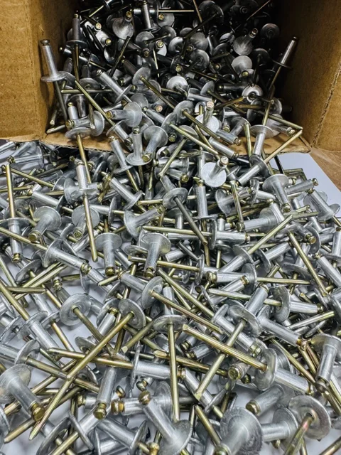 میخ پرچ سر پهن 12*4 بسته 600عددي